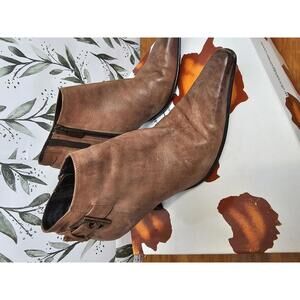 Donald Pliner Heel Boots Brown Womens Size 5.5 Leather